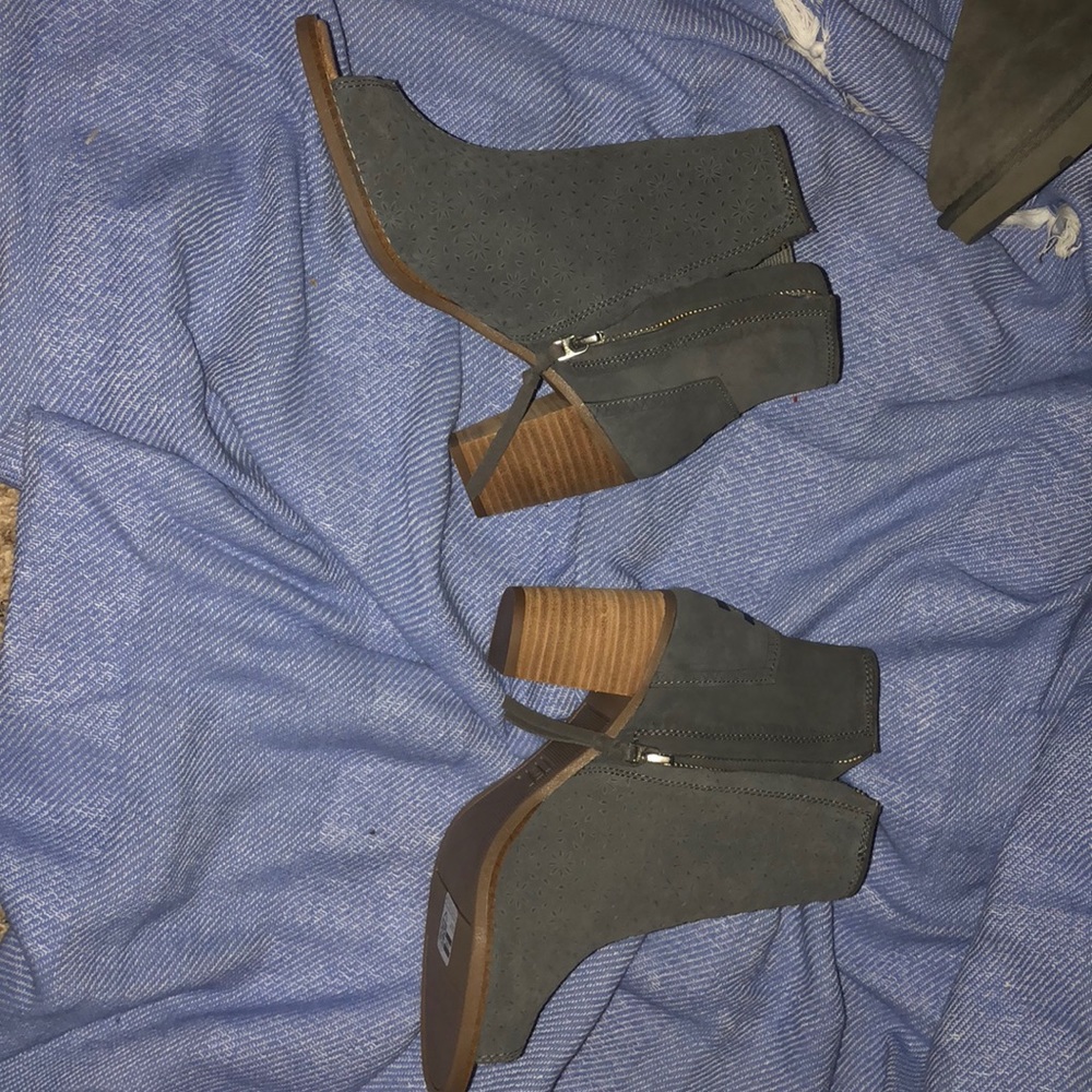 Peep toe toms booties. - Picture 6 of 11